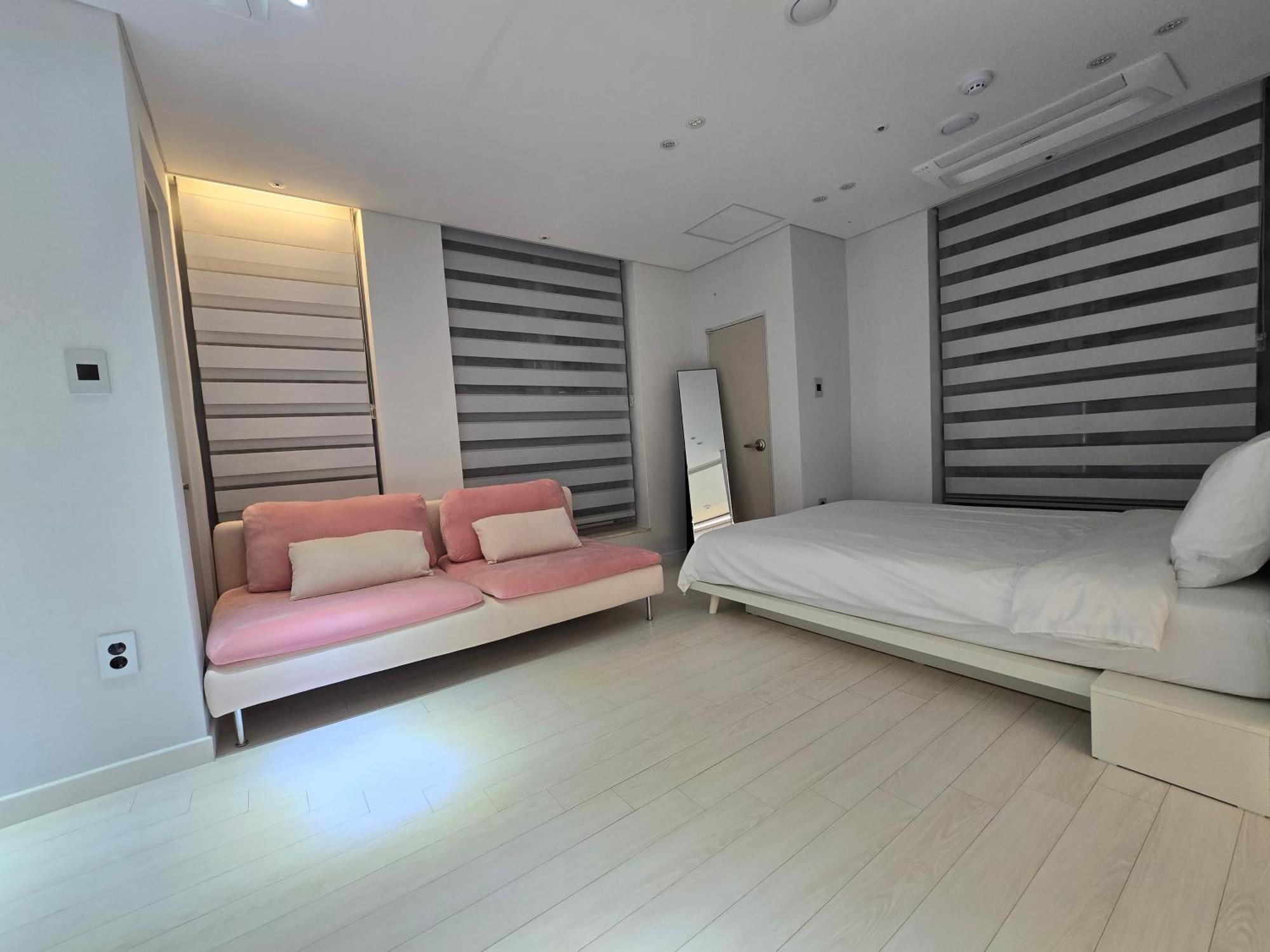 Apartemen 2023 New Build, Super Neat Full Option