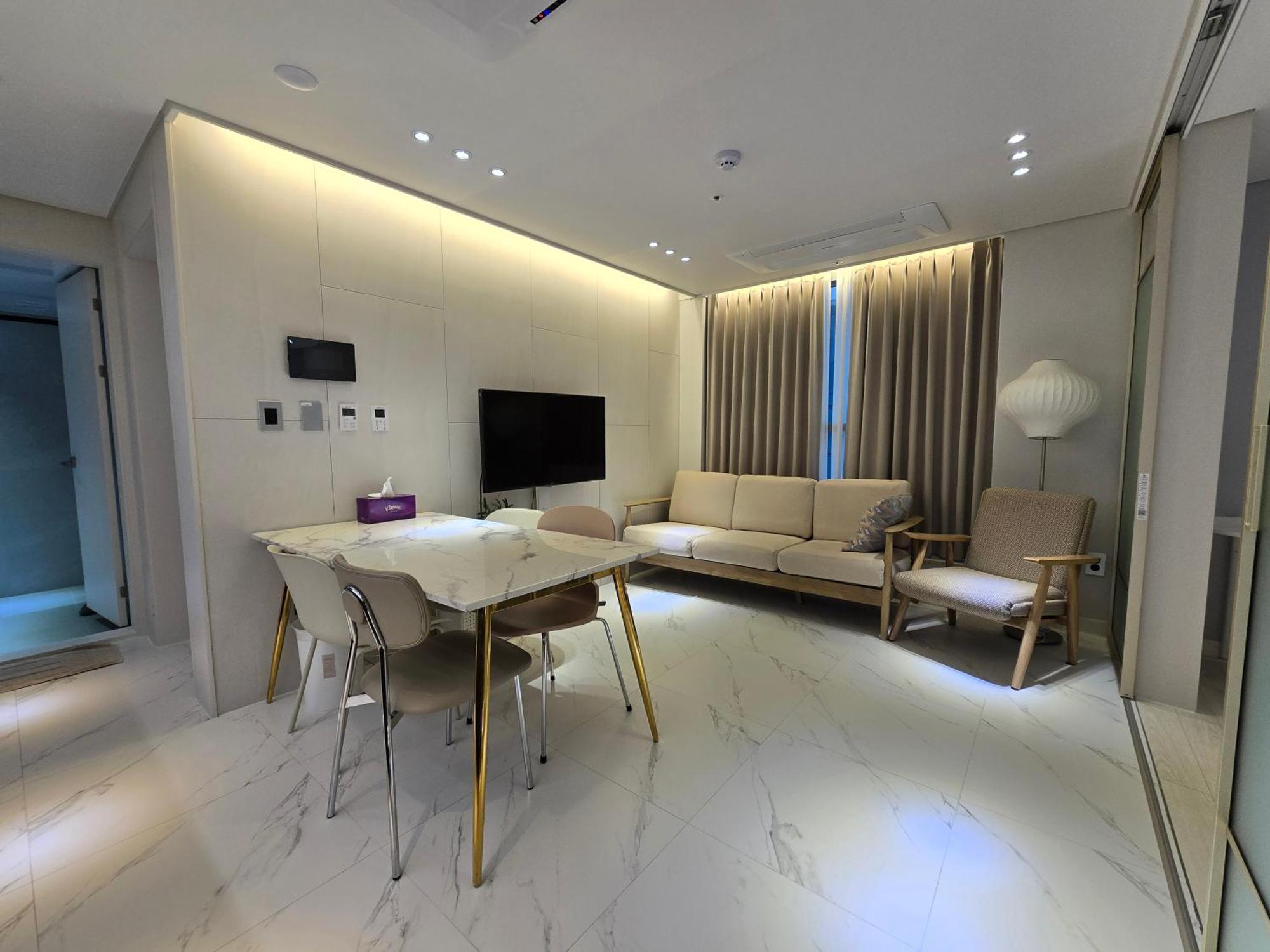 2023 New Build, Super Neat Full Option Apartemen *